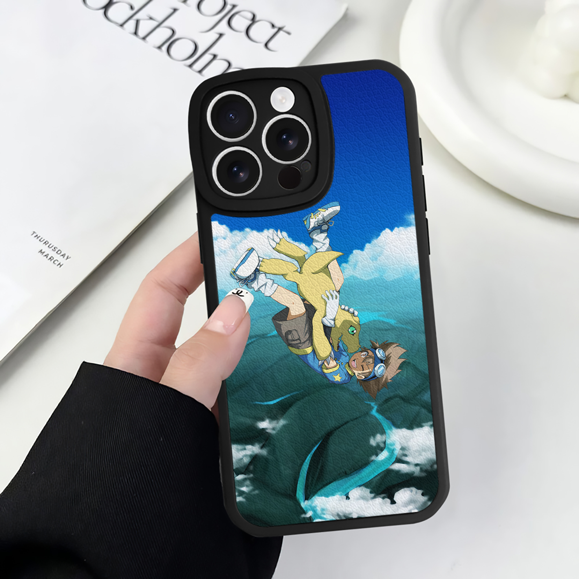 （画像用） Digimon デジタルモンスター/デジモン 【iPhone 16シリーズ対応】シリコンスマホケース（レザー調） 材質：シリコン